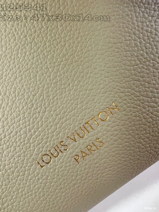 MM-47*30*14CM Low Key Cabas LOUIS VUITTON 0820